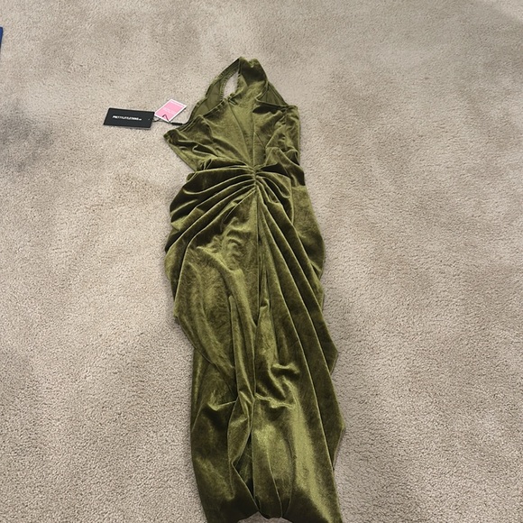 NWT PrettyLittleThing Olive Velvet One Shoulder Corset Detail Gathered Skirt Mid - Picture 2 of 4